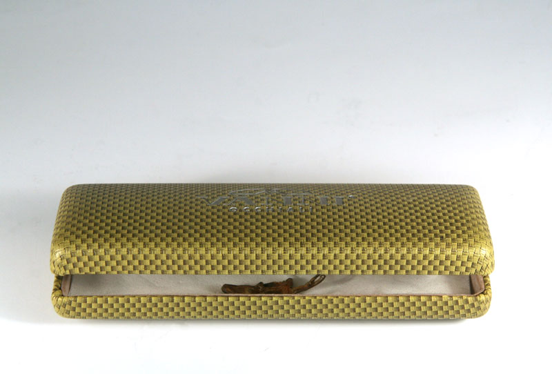 Ed and the eyeglass case